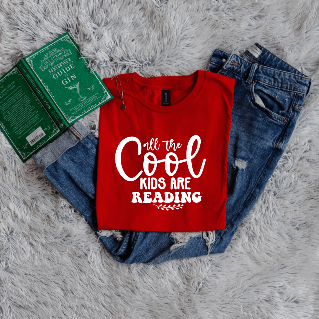All the cool kids are reading - Bookish Wardrobe