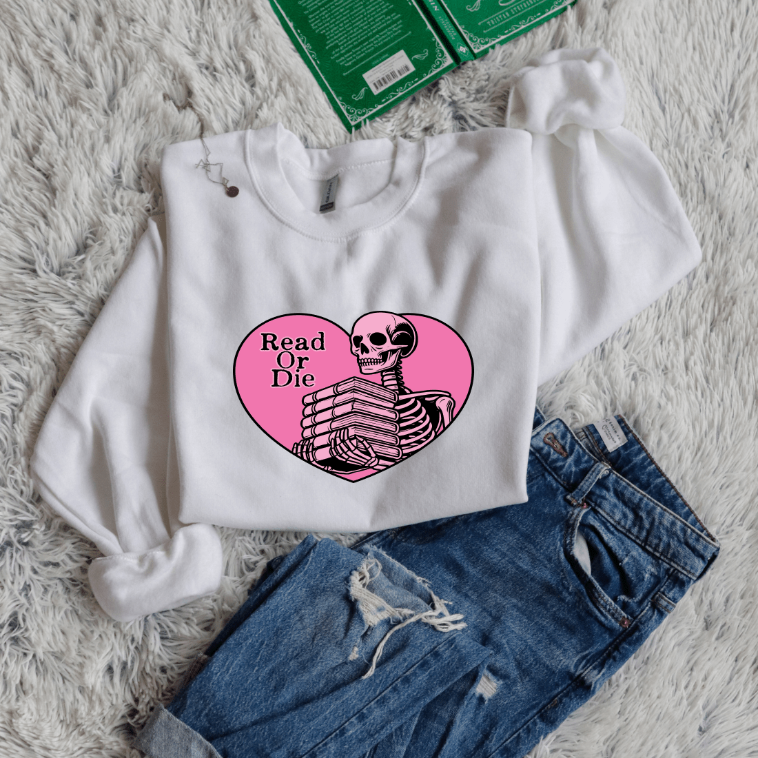 Read or die? - Bookish Wardrobe