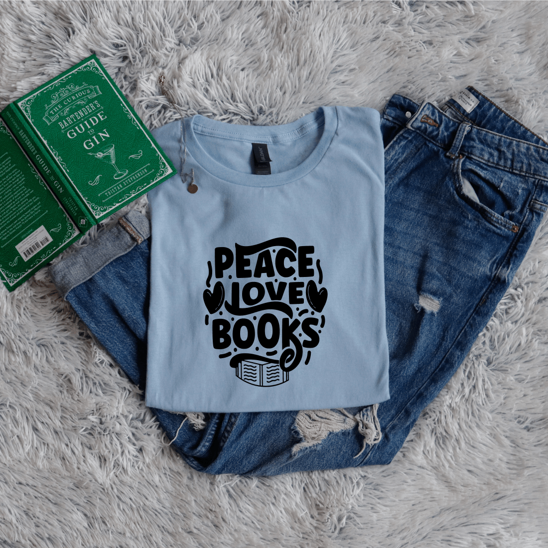 Peace love books circle style - Bookish Wardrobe