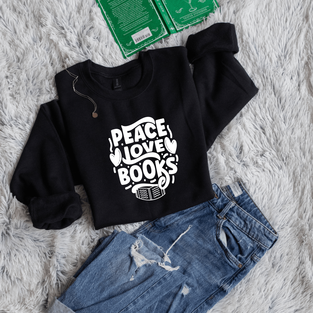 Peace love books circle style - Bookish Wardrobe