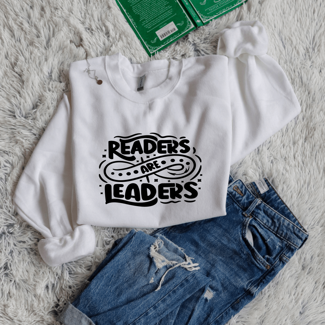 Readers are leaders circle style - Bookish Wardrobe