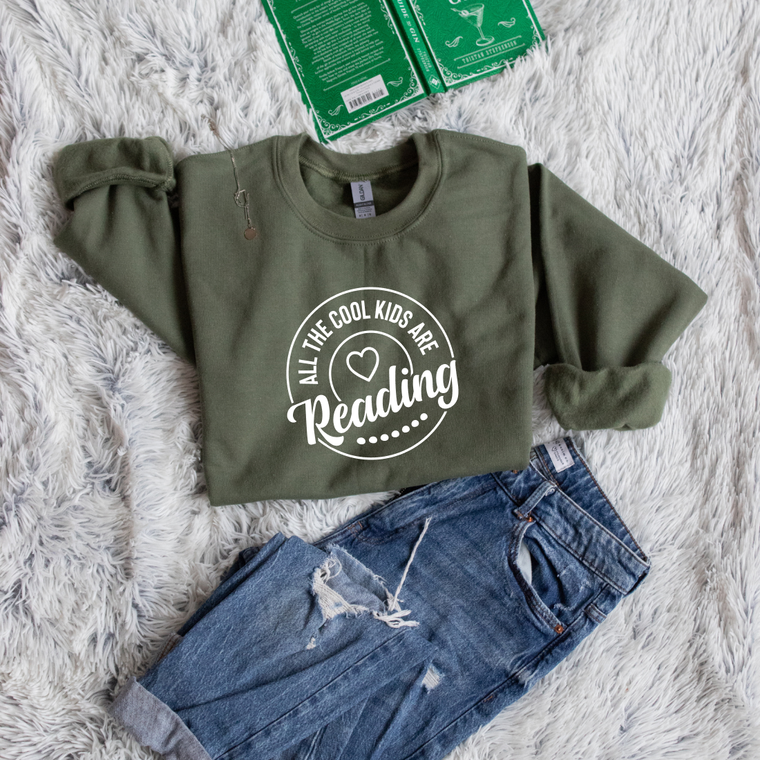 All the Cool Kids Are Reading Heart Circle Style