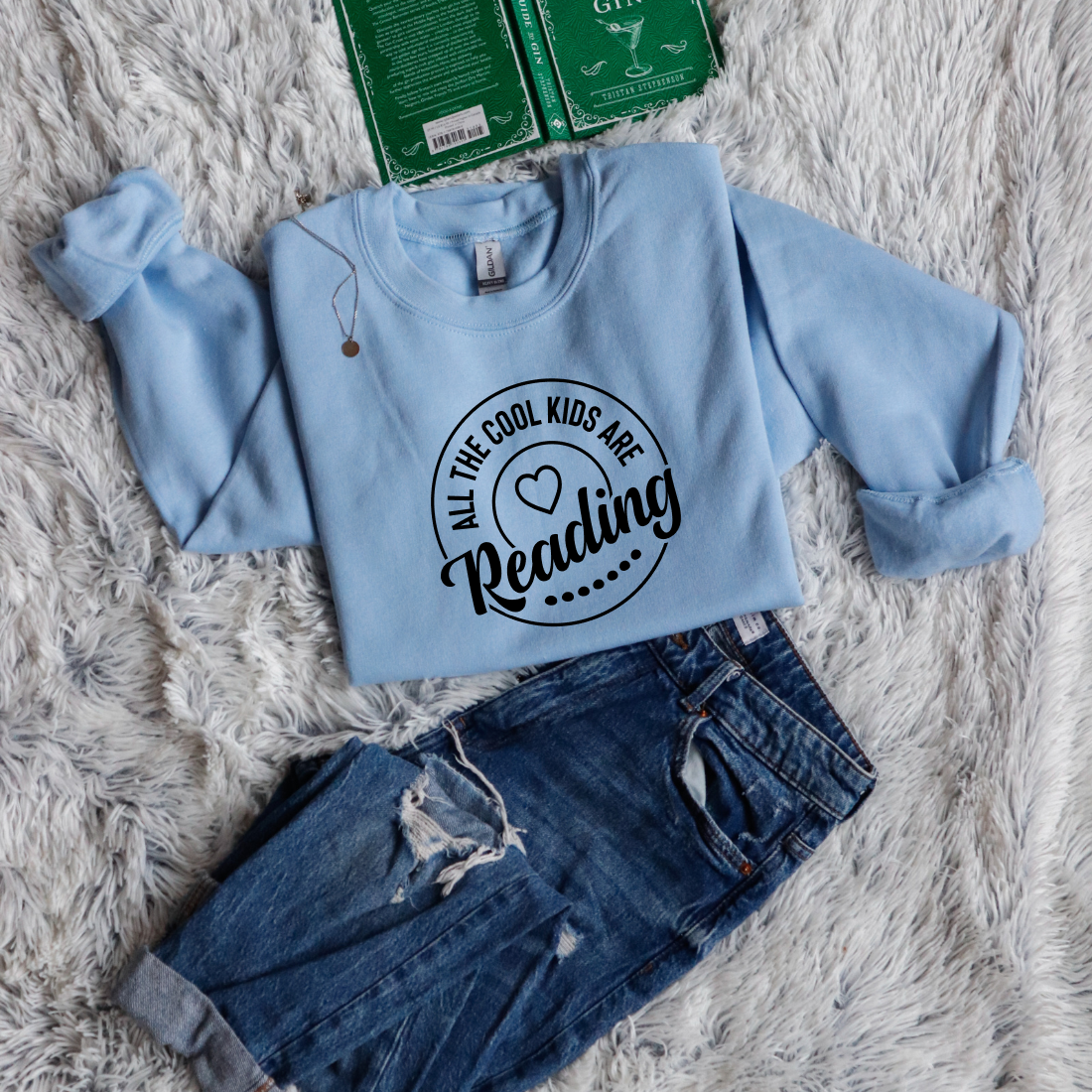 All the Cool Kids Are Reading Heart Circle Style