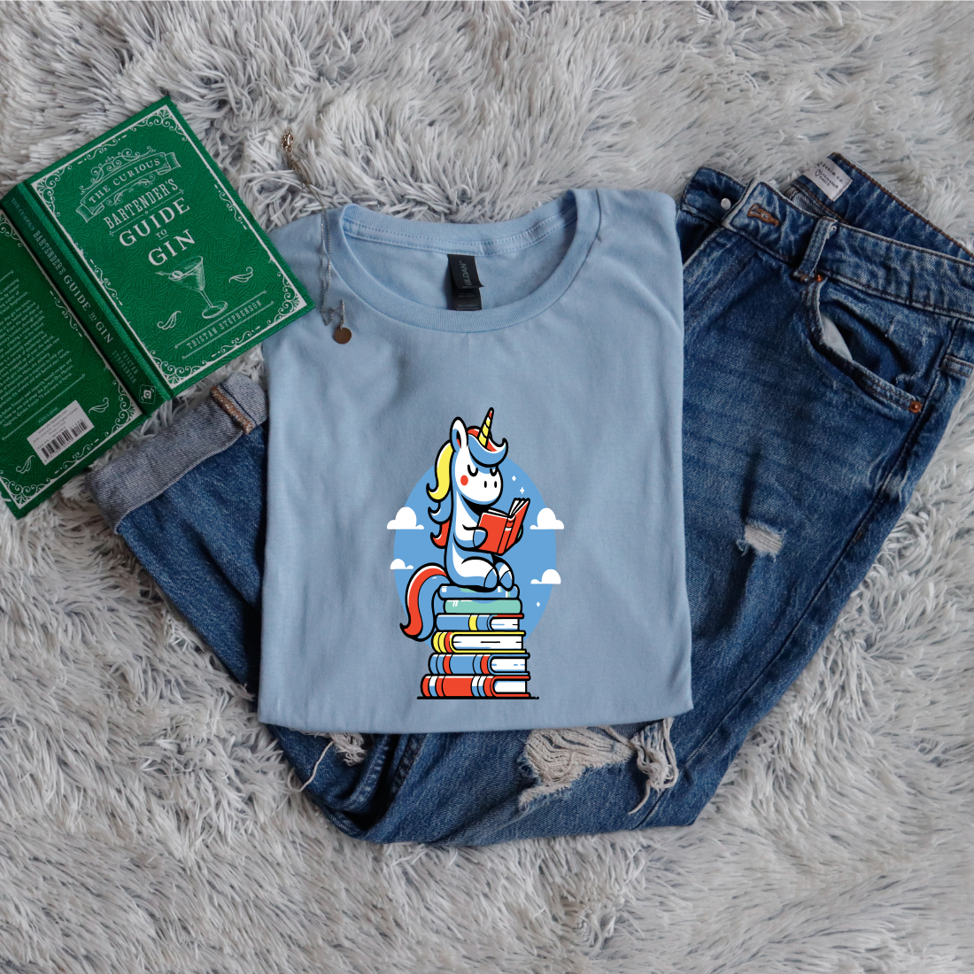 Reading unicorn