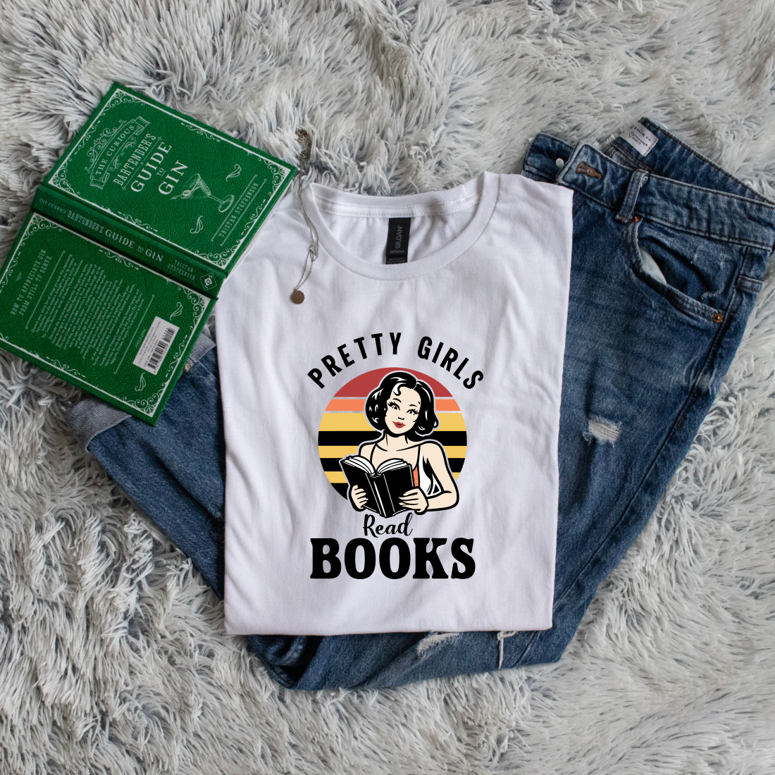 Pretty Girls read books pinup circle style