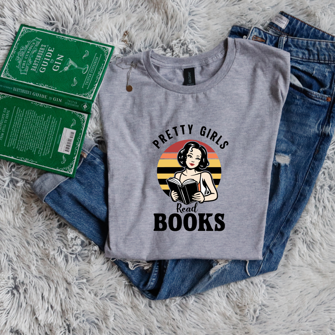 Pretty Girls read books pinup circle style