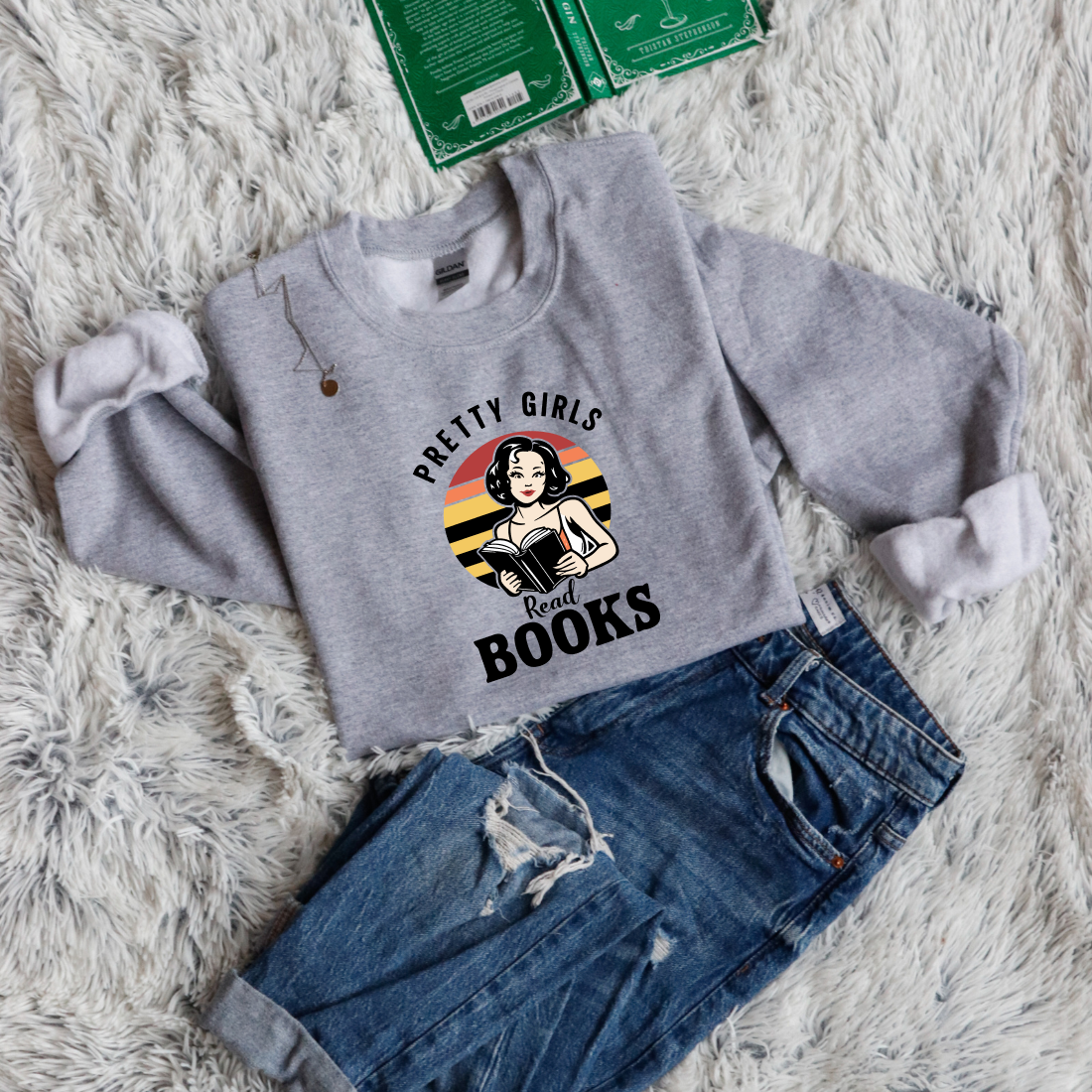 Pretty Girls read books pinup circle style