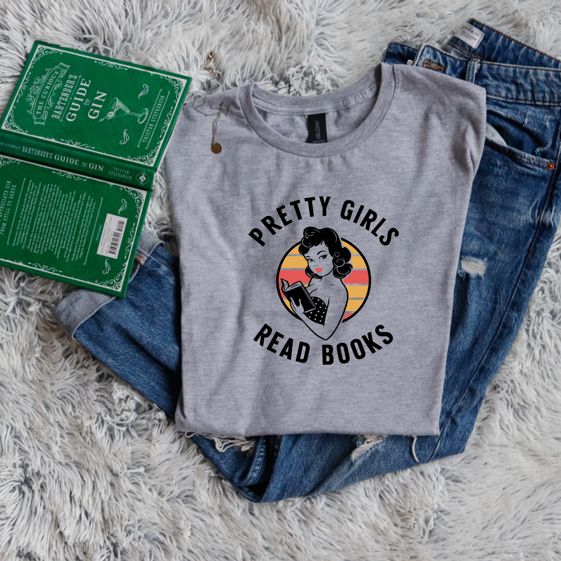 Pretty girls read books