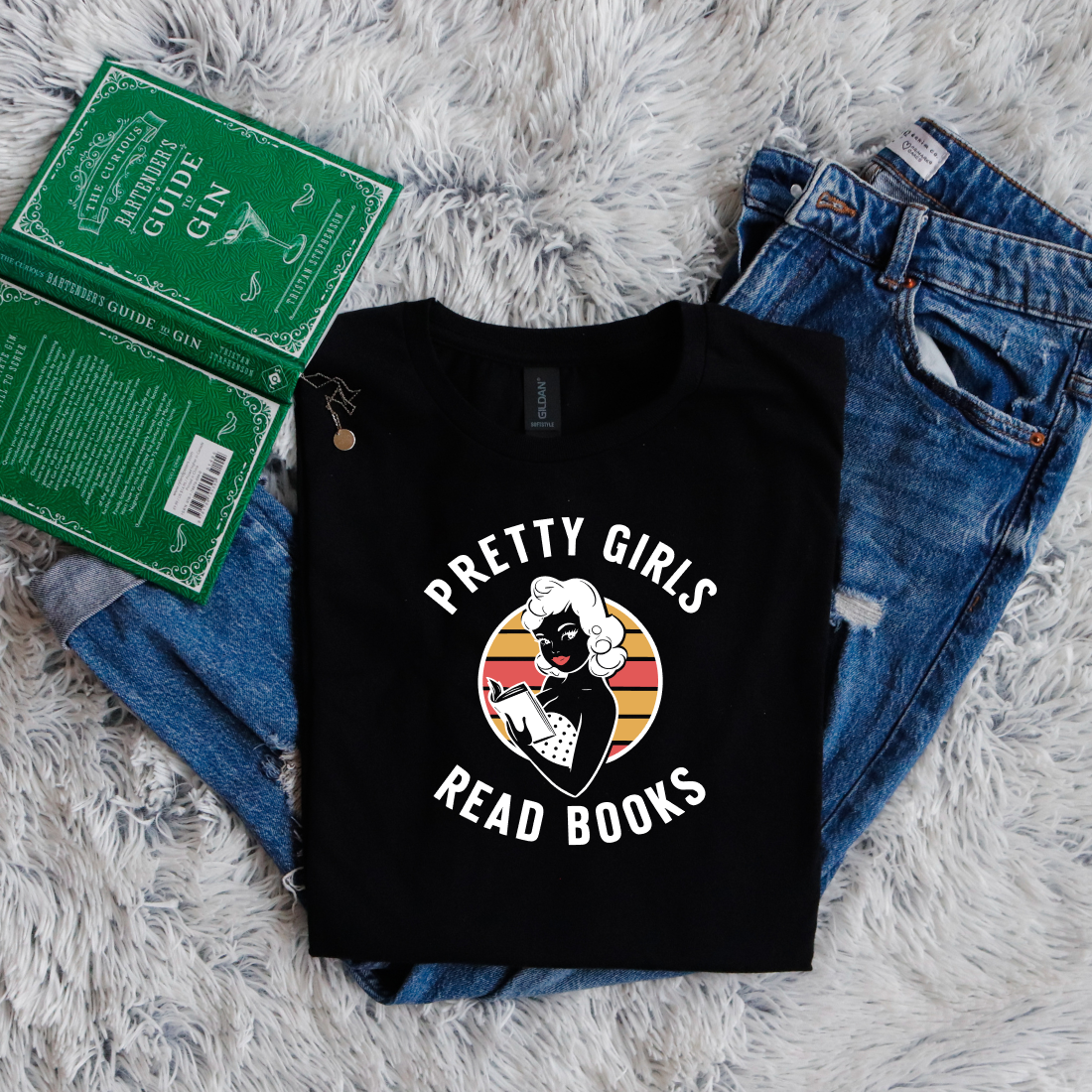 Pretty girls read books