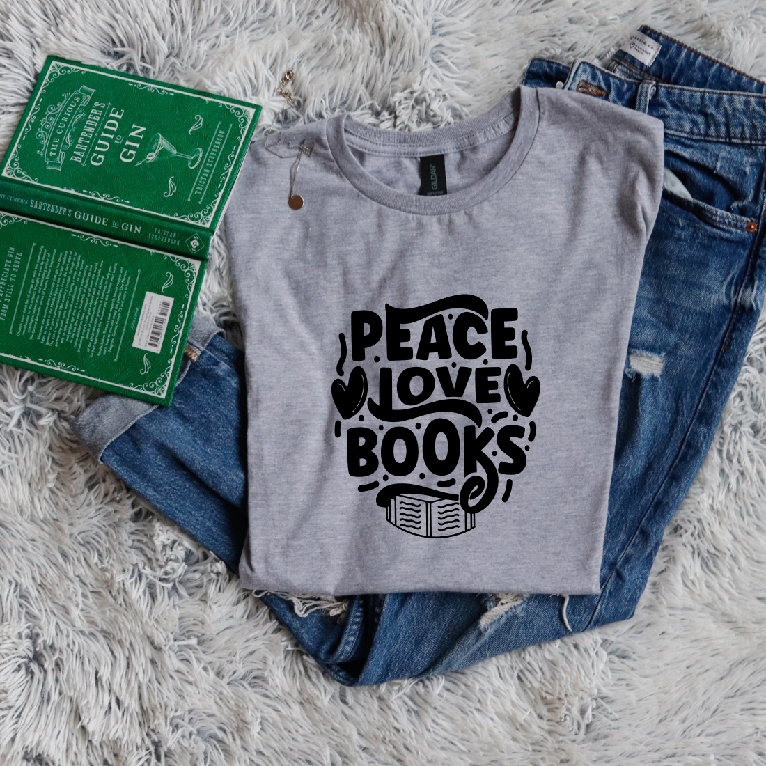 Peace love books circle style