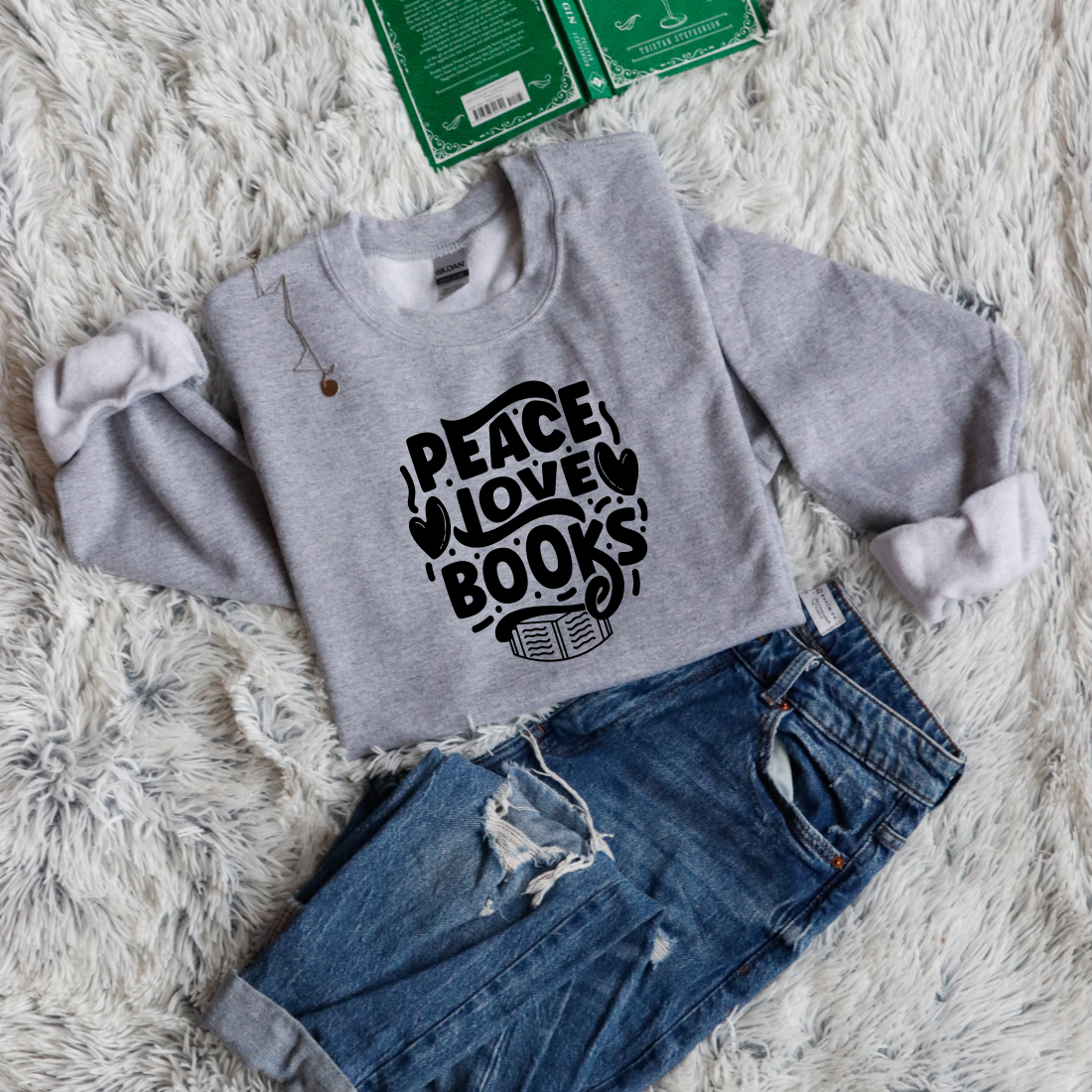 Peace love books circle style