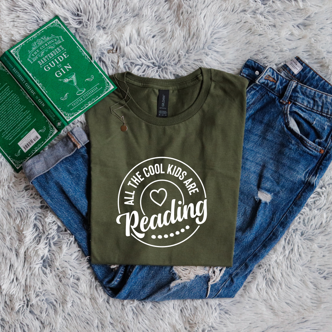 All the Cool Kids Are Reading Heart Circle Style
